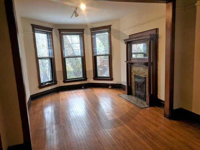 Apartments For Rent In Chicago Il Forrent Photo 639 W Oakdale Ave Unit 4