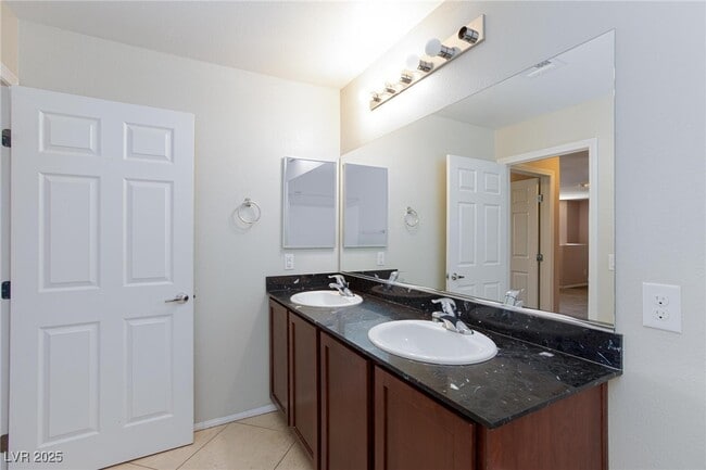 Building Photo - 6736 Prairie Dusk Dr