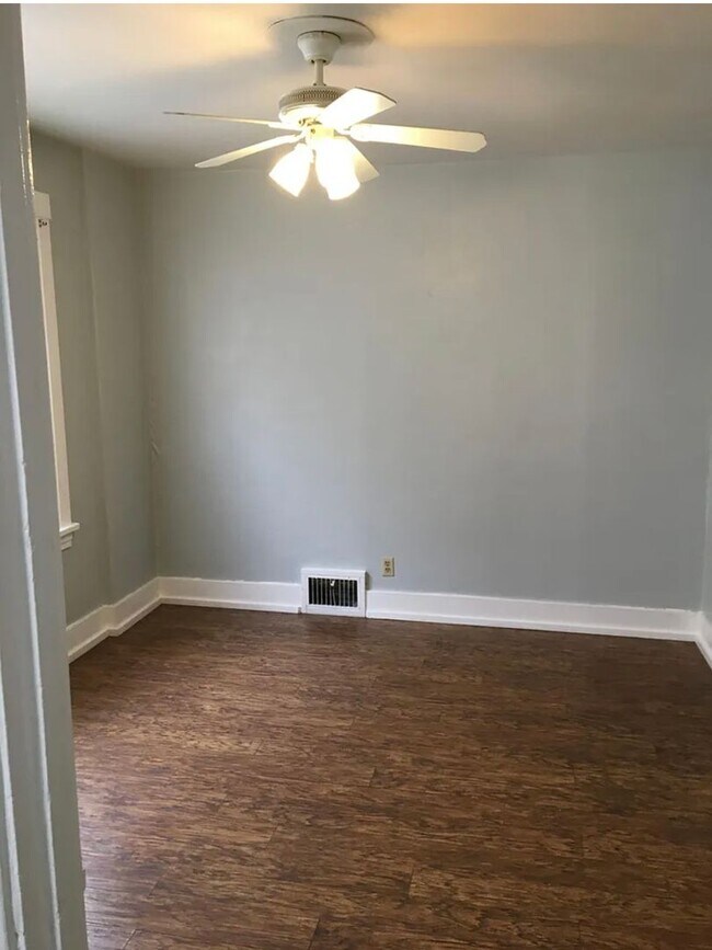 Photo - 2918 Clermont Unit 4