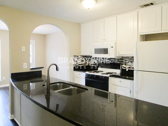 Photo - 3686 Hudson Way