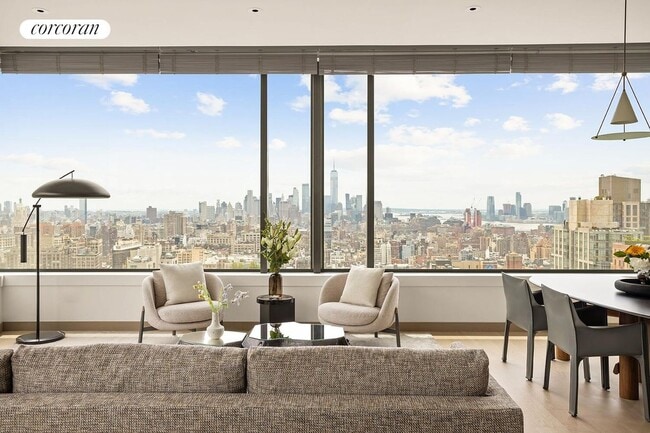 Photo - 25 W 28th St