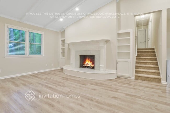 Photo - 349 Charmers Way SW