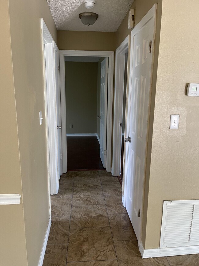 2422 S Lake Ave Townhome For Rent in Sanford, FL