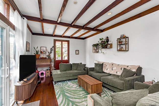 Photo - 521 Europe St