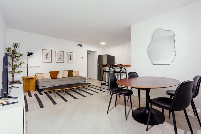 Building Photo - 525 Meridian Ave Unit 203