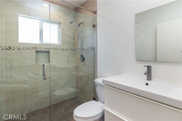 Photo - 15439 Vose St