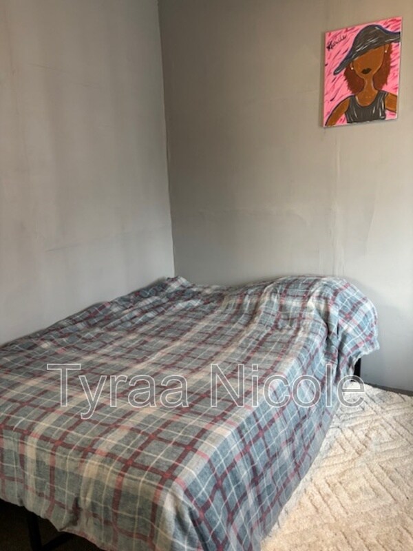 Photo - 7526 Wykes St