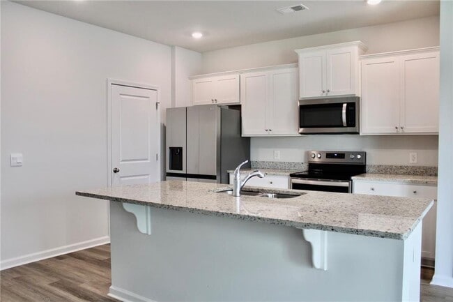 Photo - 102 Fremont Ln