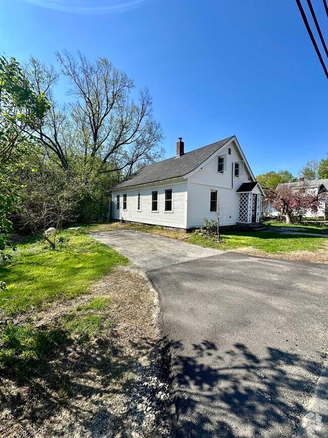 Building Photo - 10 Waukewan St Unit A Rental