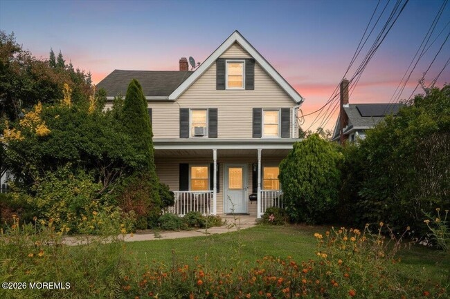 Building Photo - 301 Norwood Ave Unit 1