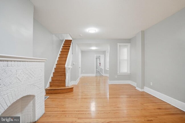 Photo - 5909 Arch St