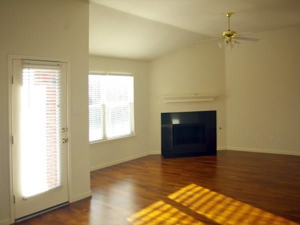 Photo - 10312 Lake Park Dr