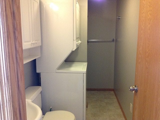 Photo - 221 E James St