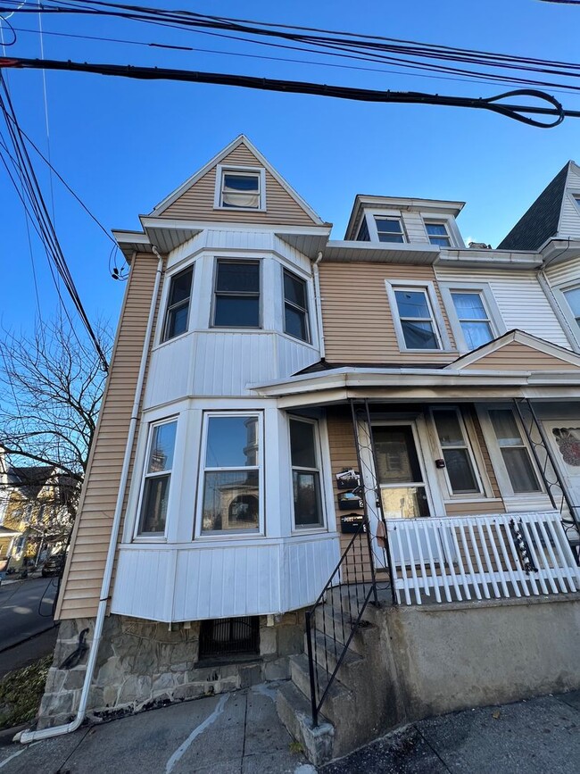 Photo - 200 S 12th St Unidad Apt 2