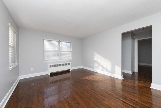 Walnut Court Apartments