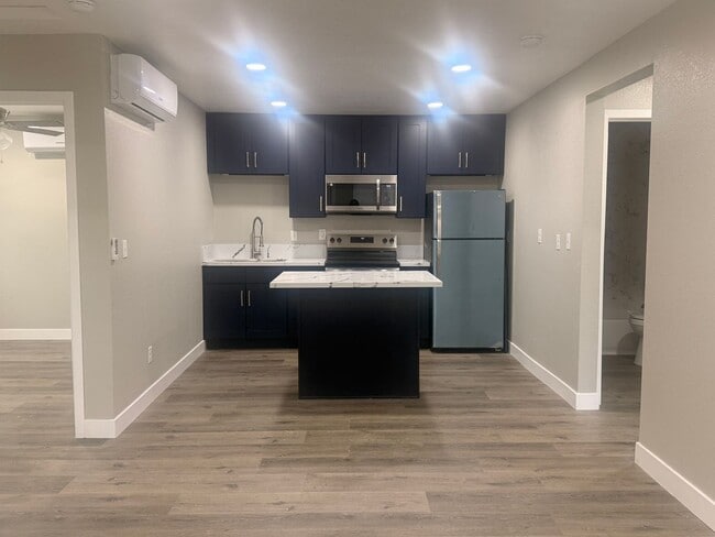 Photo - 7021-7023 Rutland Street Unidad 7023 Rutland Street -ADU