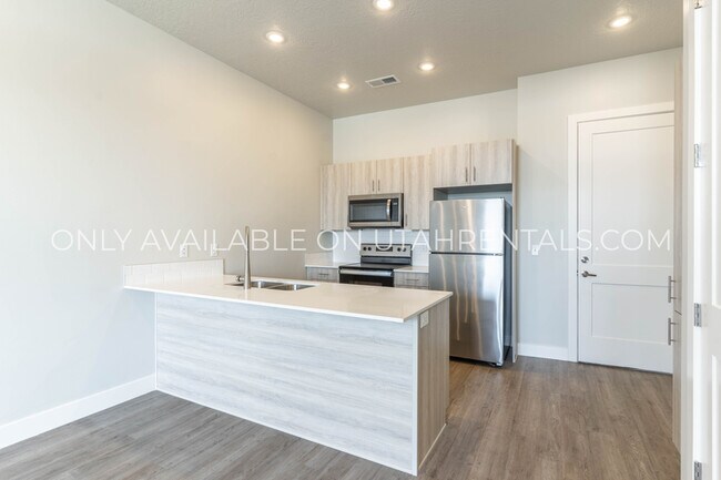 Photo - 7555 S Main St Unidad 207