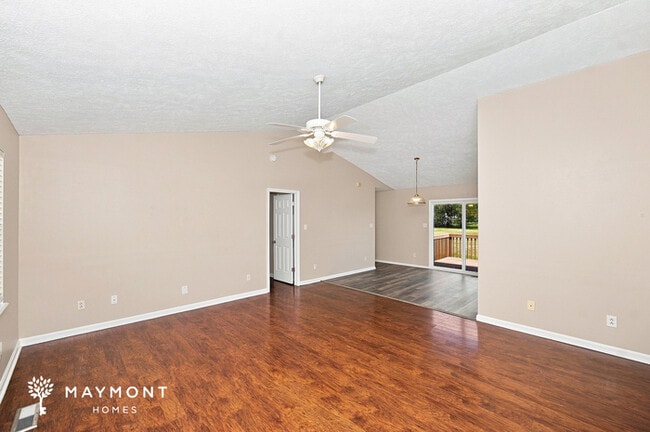 108 Hayworth Ln