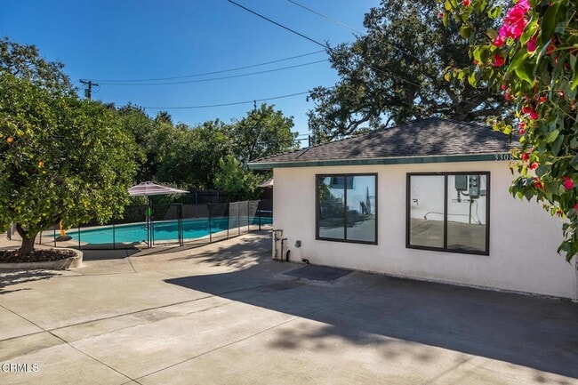 Building Photo - 3308 Primavera St