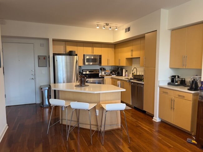 Kitchen - 54 Rainey St Unit 312