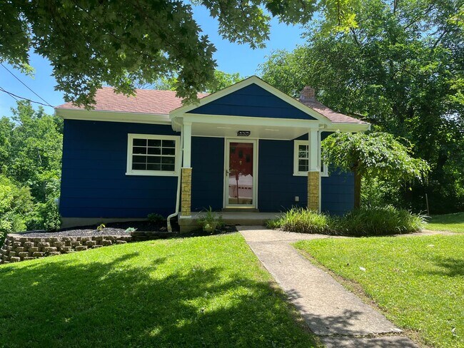 GREEN TWP- 1 bedroom bungalow, with lush p... - GREEN TWP- 1 bedroom bungalow, with lush p... House