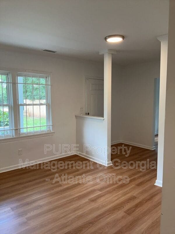 Photo - 1809 Ellington St