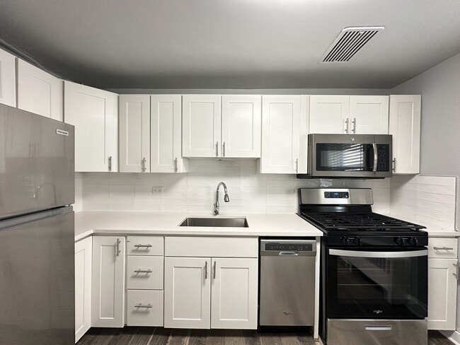 6711 N California Ave Unit WG