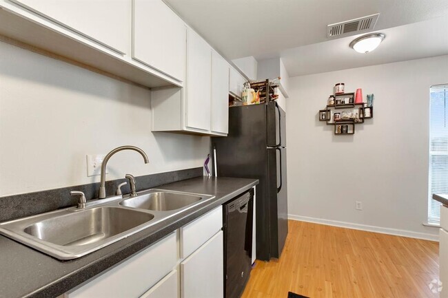 Building Photo - 2301 Ohlen Rd Rental