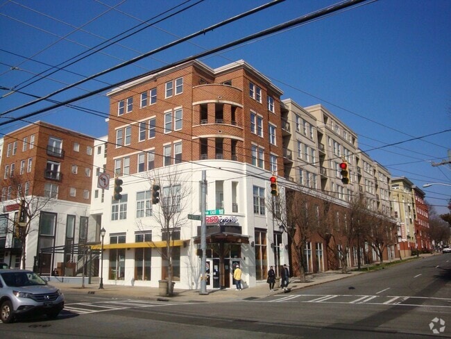 Building Photo - BH-fleh1315 Unit 1315 East Boulevard  404 Rental