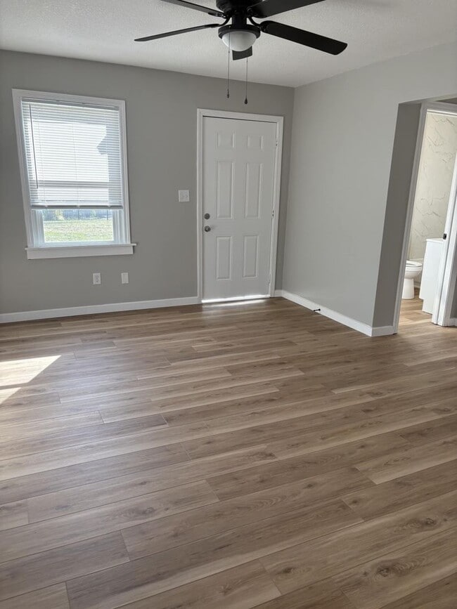 Building Photo - Welcome to your new home with Harvest Inve... Unit 2642 N Grove