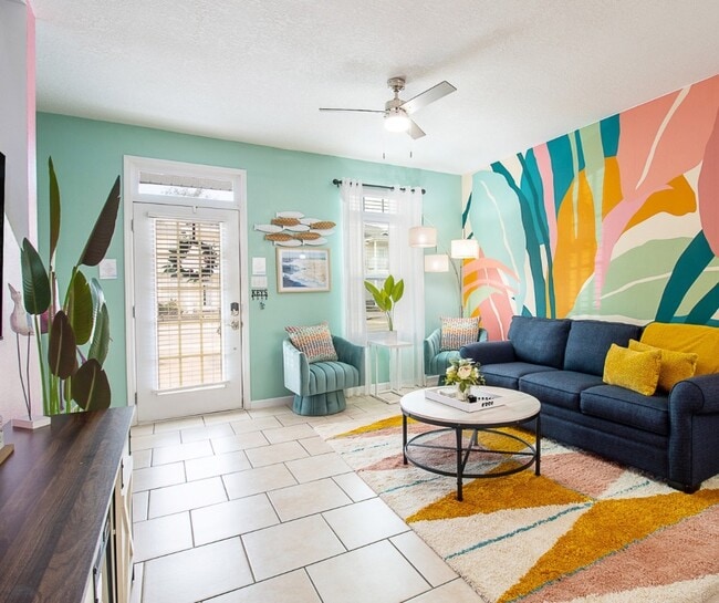 Vibrant relaxing living room - 1110 Century Oaks Dr Townhome