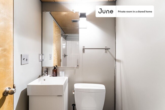 Photo - Room in Shared 6 bed/6 bath home Unidad C