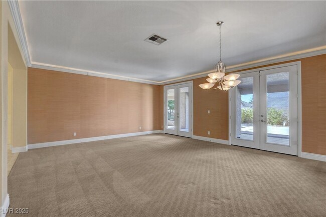 Photo - 493 Grassrange Ln