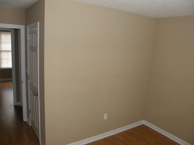 Photo - 168 Dunbar Ln