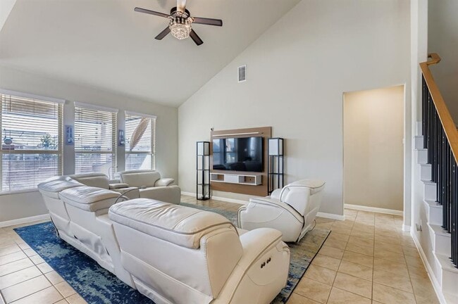 Photo - 19433 Colgin Dr