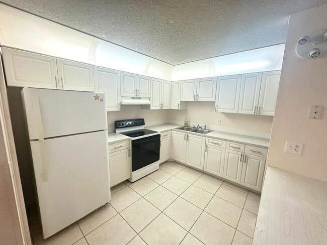 Building Photo - 5773 La Pinata Blvd Unit C-1