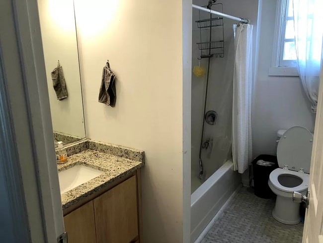 Photo - 122 Coming St