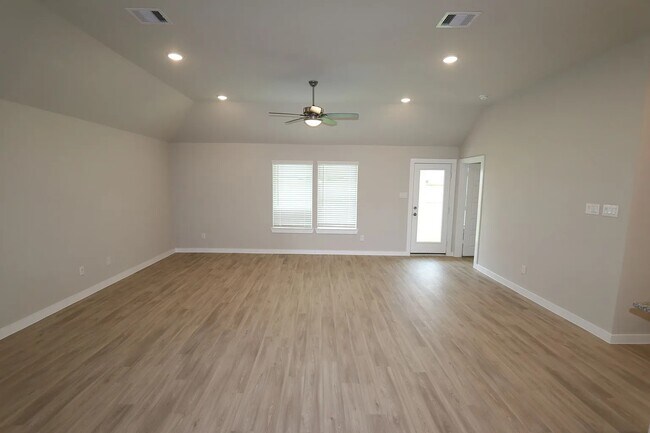 4961 Perennial Ln