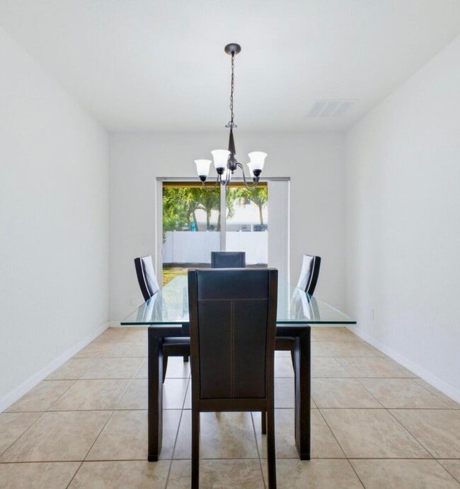 Photo - 113 SE 3rd Ave