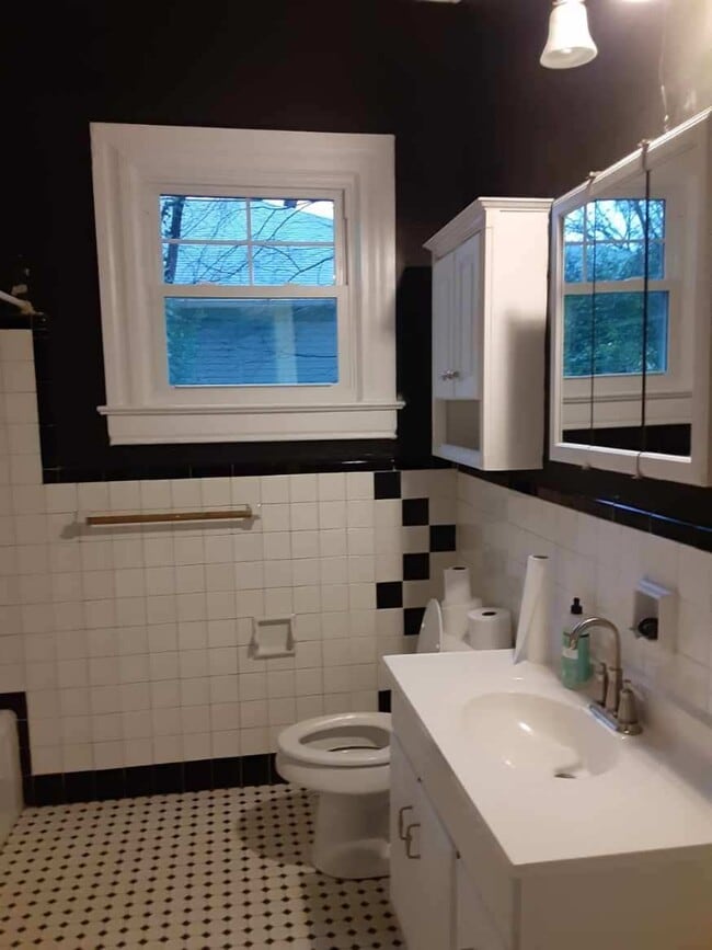 1827 Lakewood Ter SE
