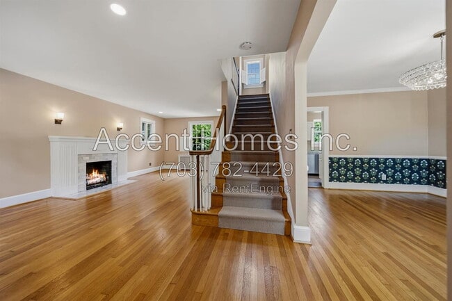 Photo - 4723 16th St N