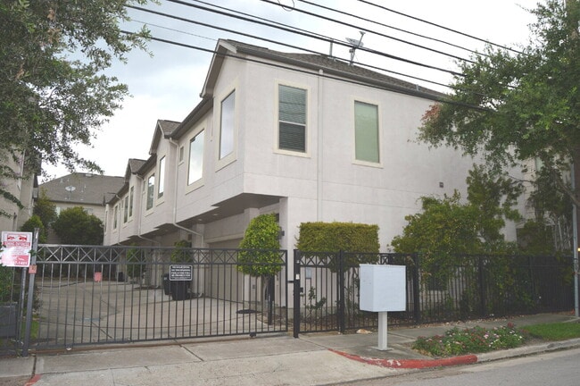 Building Photo - Beautiful 2 Bedroom 2 Bath Townhome in Rice Military/Washington Corridor, gated community, just 1...