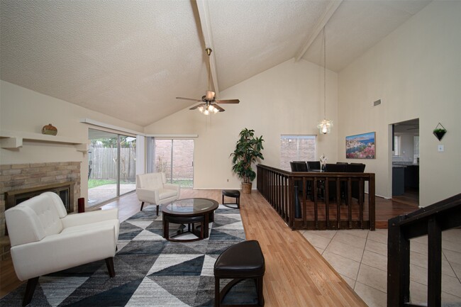 Photo - 10619 Chapel Hill Dr
