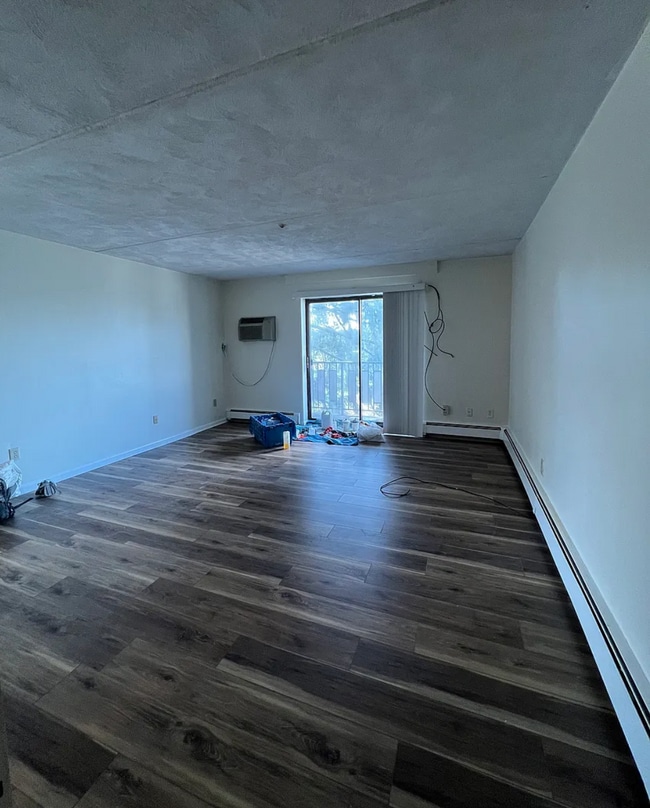 Building Photo - 173 Adams Ave