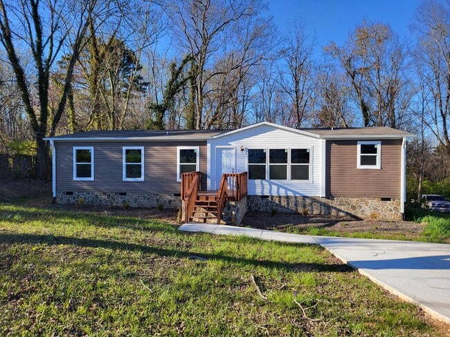 Building Photo - 456 W Outer Dr