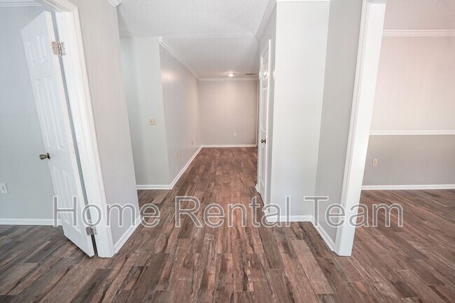 Photo - 803 Kings Rd