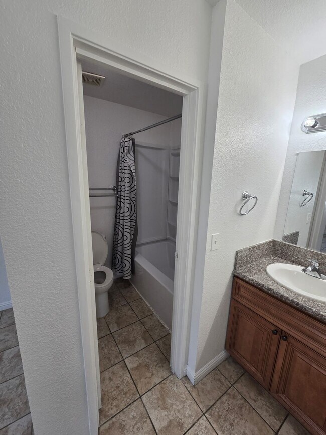 Photo - 1329 Kari Lee Ct Unidad C