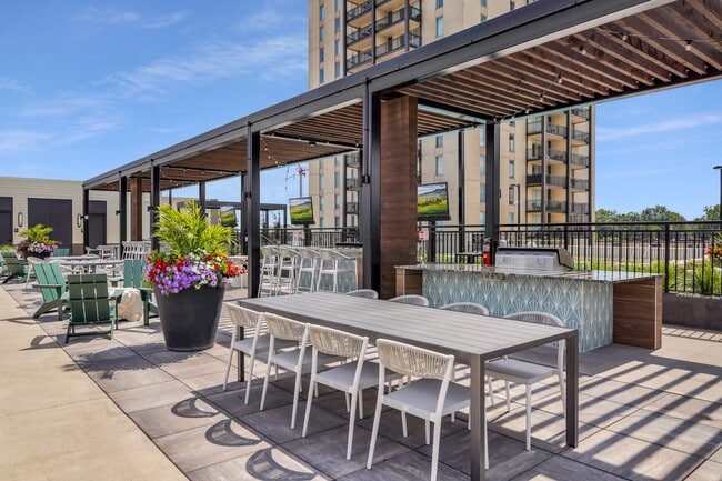 The Mezz- Grilling Stations on Amenity Deck - The Gateway at West Lake Quarter
