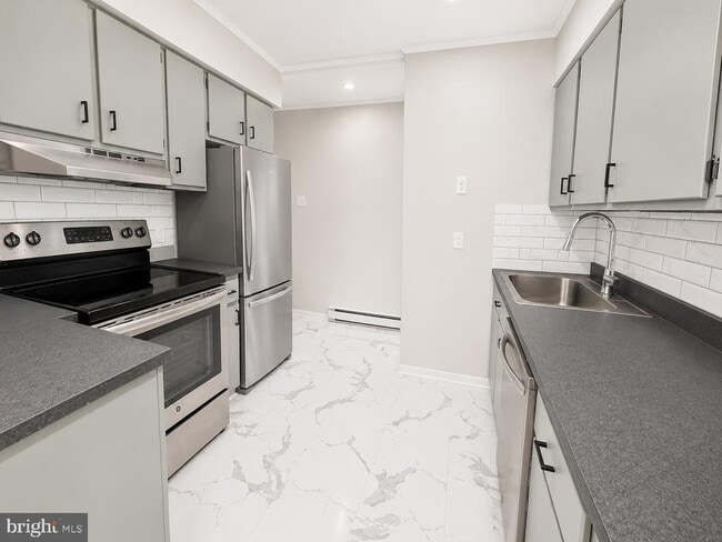 Photo - 226 Elwyn Ave