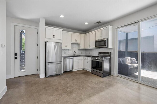 Photo - 1182 Ridgeway Dr